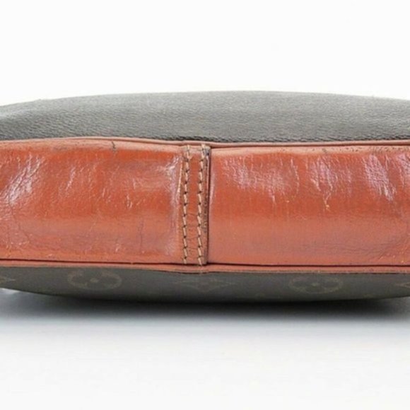 Louis Vuitton Vintage Monogram Clutch💥PRICE DROP💥 - Picture 6 of 9